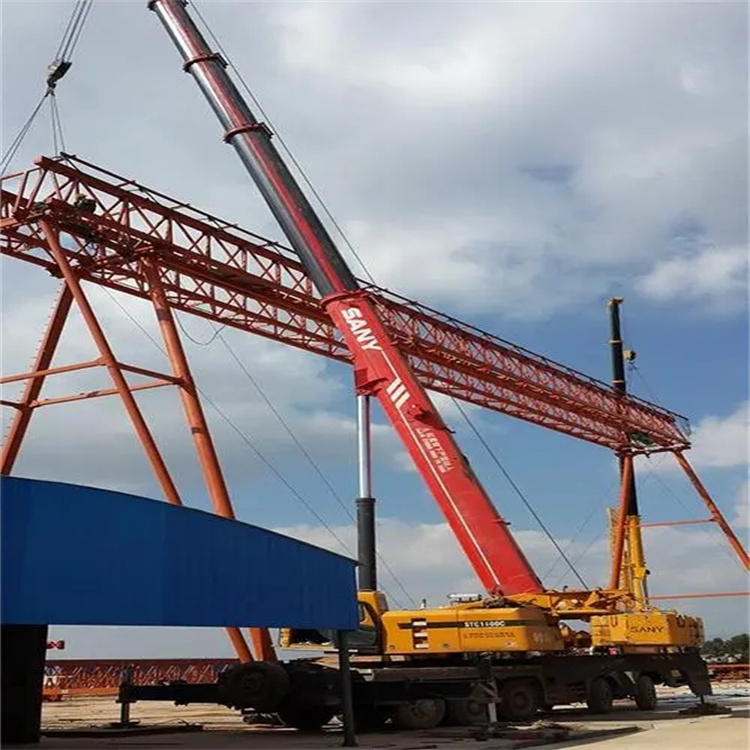 排湖风景区专业提供吊车租赁