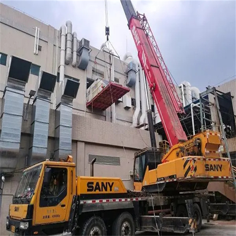 排湖风景区租赁大型汽车吊，助力工程项目高效进行