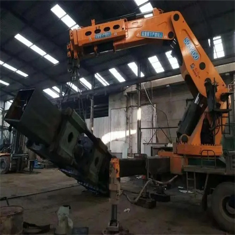 排湖风景区130吨折臂吊车出租吊机租赁附近电话